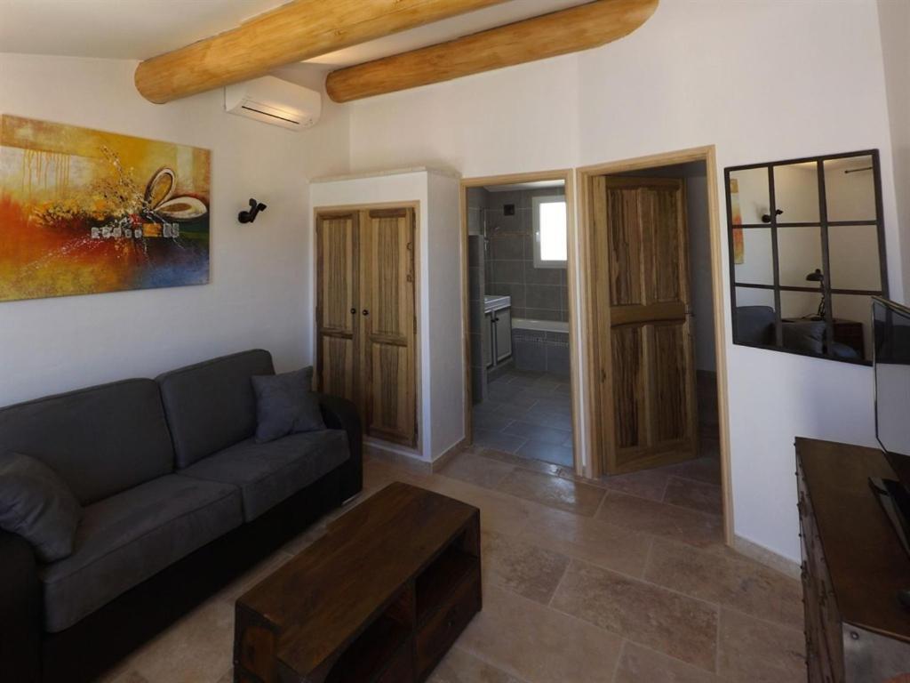 Mas Dansavan Chambres D'Hotes Oppede Exterior photo